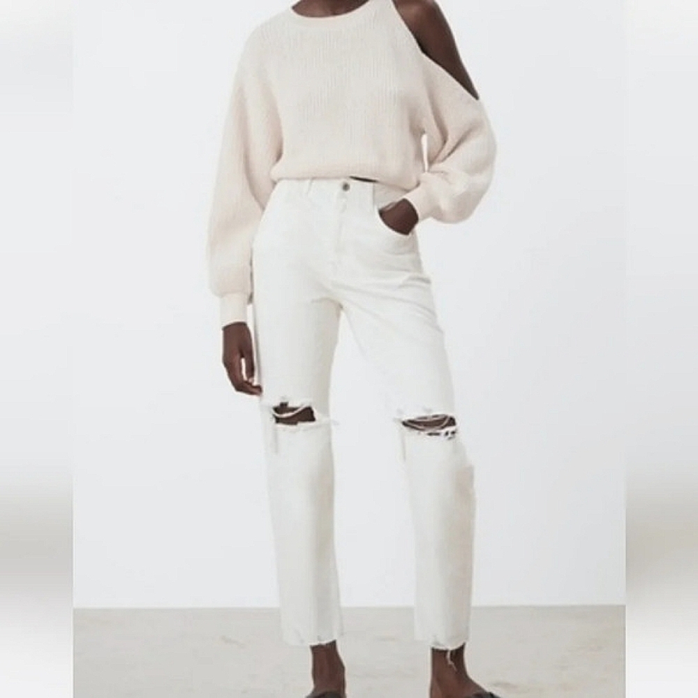 ZARA white distressed Mom fit jeans. Size 10. NWT